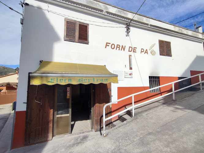 Fotografia tomada fuera de Forn de pa Bertran - Forn de pa en Canyelles, Barcelona
