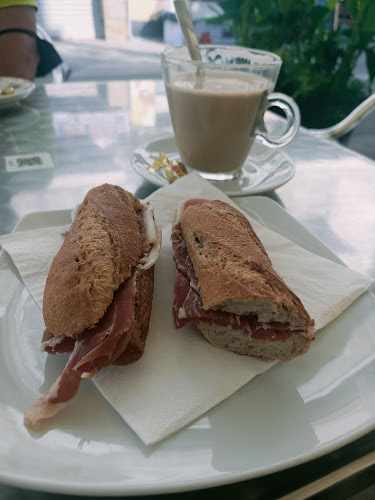 Fotografia tomada fuera de João Cafè - cafeterías en Pineda de Mar, Barcelona