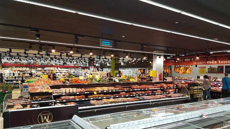 Fotografia tomada fuera de Carrefour Market - Supermercado en Pineda de Mar, Barcelona