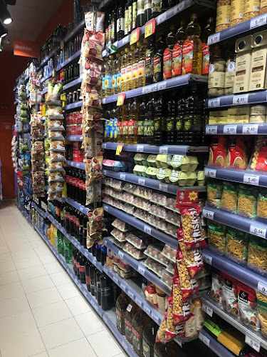 Fotografia tomada fuera de Carrefour Market - Supermercado en Pineda de Mar, Barcelona