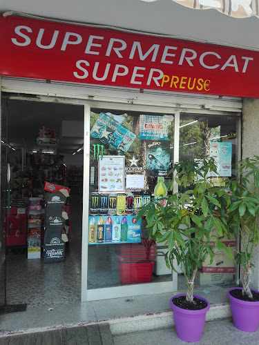 Fotografia tomada fuera de superpreu - Store en Premià de Mar, Barcelona