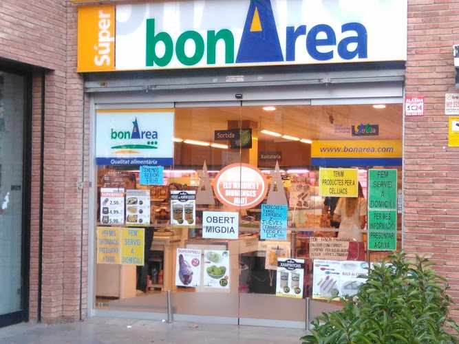 Fotografia tomada fuera de bonÀrea - Supermercat en Premià de Mar, Barcelona