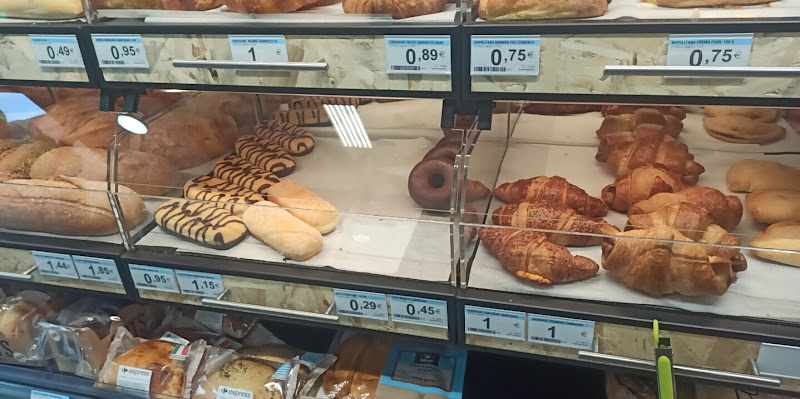 Fotografia tomada fuera de Carrefour Express - Supermercado en Ripollet, Barcelona