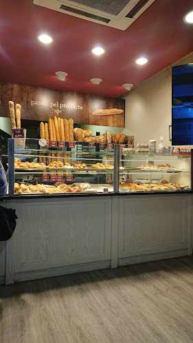 Fotografia tomada fuera de Valero Forn Tradicional - Panadería en Sabadell, Barcelona