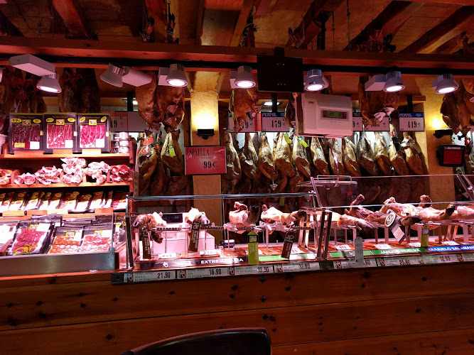 Fotografia tomada fuera de Ibericus - Tienda de jamones en Sant Cugat del Vallès, Barcelona