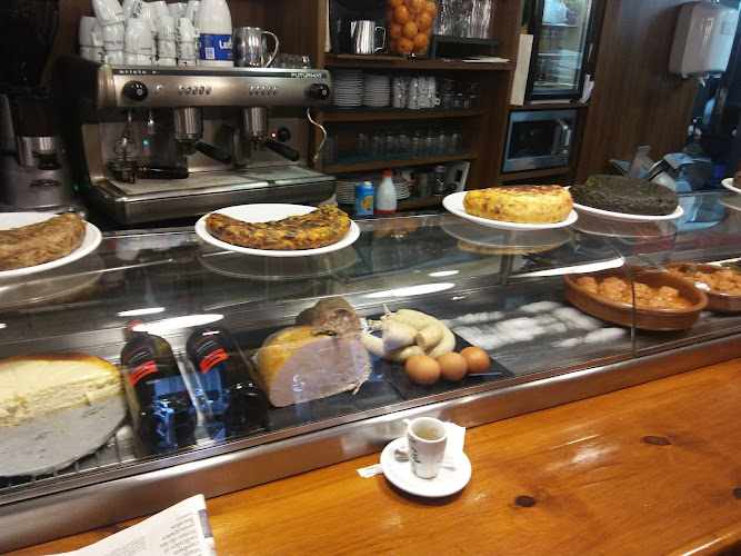 Fotografia tomada fuera de Els Desmais - cafeterías en Sant Cugat del Vallès, Barcelona
