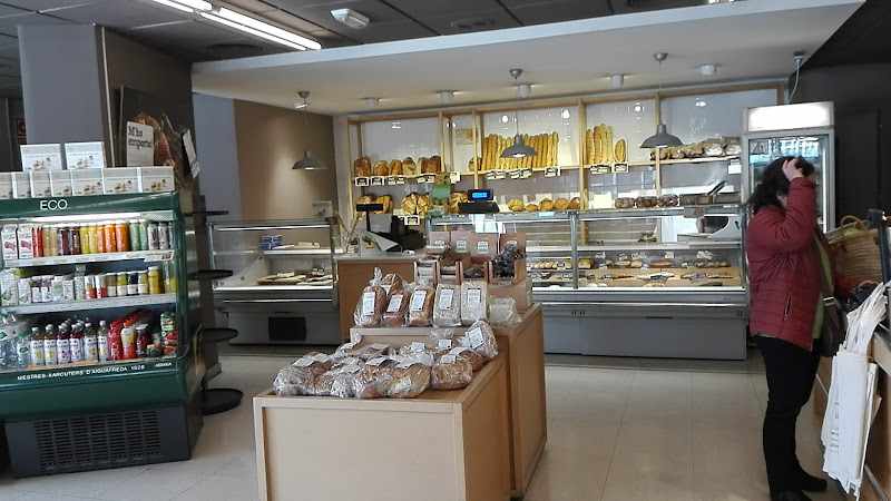 Fotografia tomada fuera de Veritas - Supermercado en Sant Cugat del Vallès, Barcelona