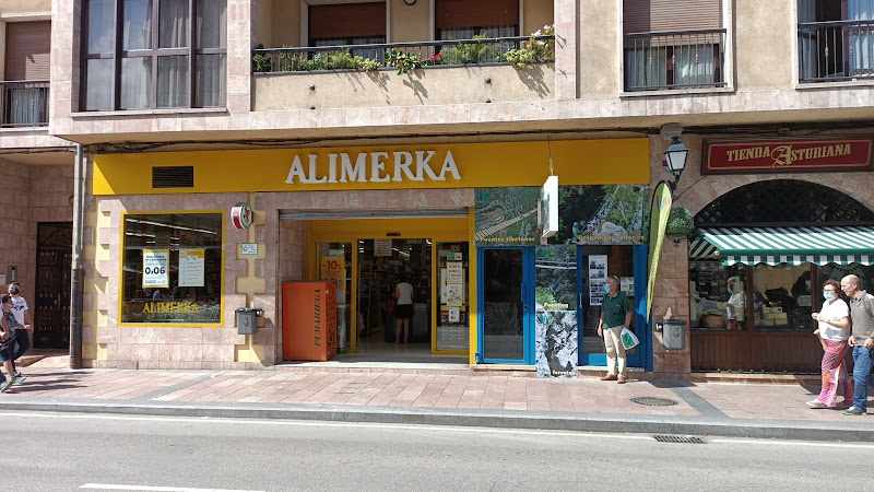 Fotografia tomada fuera de Supermercados Alimerka - Supermercado en Cangas de Onís, Asturias
