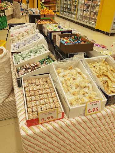 Fotografia tomada fuera de Supermercados Alimerka - Supermercado en Cangas de Onís, Asturias