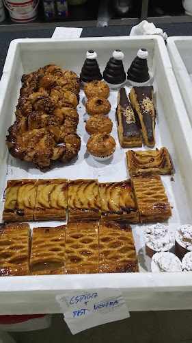 Fotografia tomada fuera de Rober Artesanos S.L. - Comercio en Gijón, Asturias