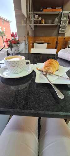 Fotografia tomada fuera de Saló de te Mora - cafeterías en Sant Esteve Sesrovires, Barcelona