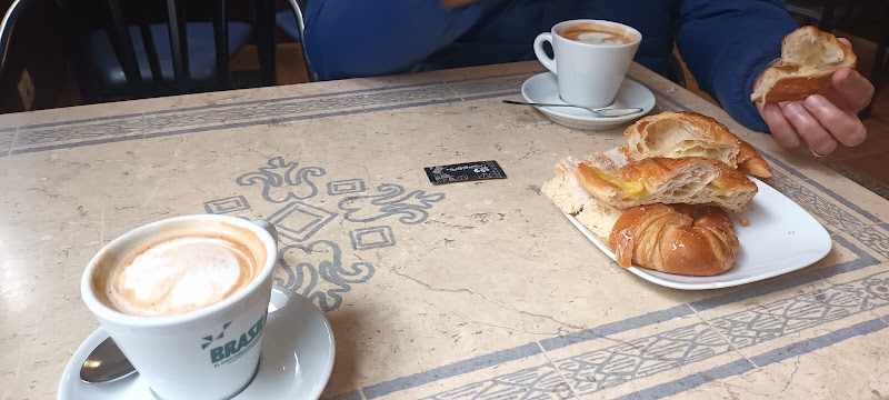 Fotografia tomada fuera de Panadería La Esquina - Panadería en Ares, A Coruña