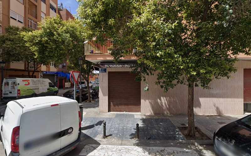 Fotografia tomada fuera de Santa Marta Panadería Pastelería - Panadería en Valencia, Valencia
