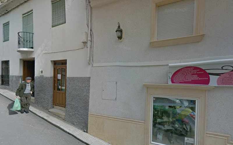 Fotografia tomada fuera de Nuestra Señora del Pilar - Panadería en Iznájar, Córdoba