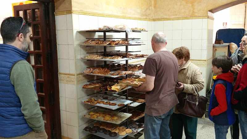 Fotografia tomada fuera de Panadería Ferrando - Panadería en Siétamo, Huesca