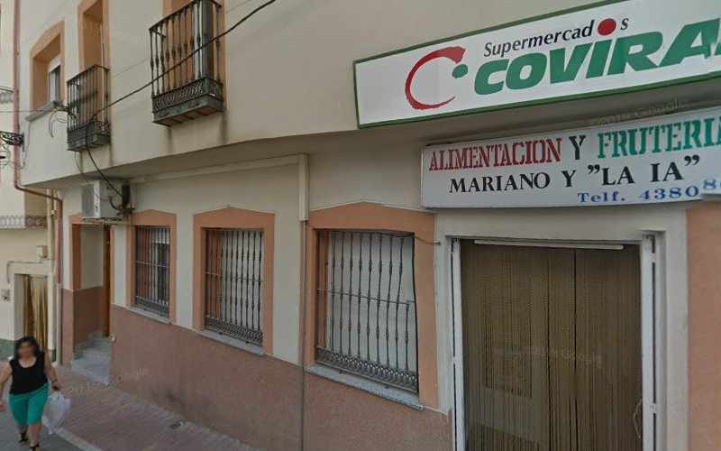 Fotografia tomada fuera de Supermercados Charter - Supermercado en Santiago de la Espada, Jaén