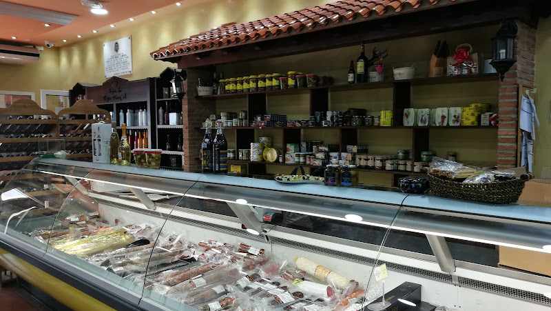 Fotografia tomada fuera de HIJOS DE REYES PEREZ S.L. - Proveedor mayorista de alimentos y bebidas en Mengíbar, Jaén