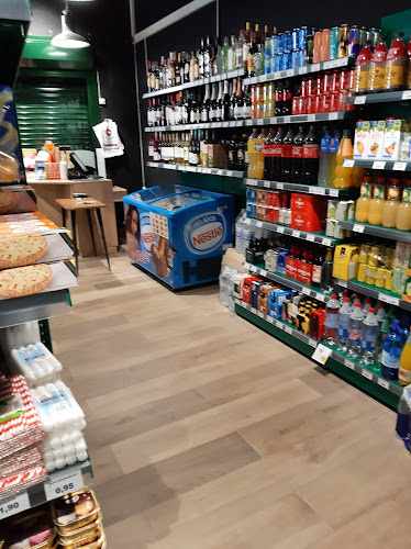 Fotografia tomada fuera de Comerç Baridà - Supermercat en Martinet, Lérida