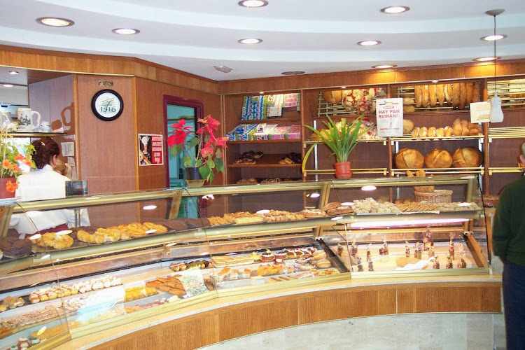 Fotografia tomada fuera de Pastelería Panadería Yolmar - Panadería en Alcalá de Henares, Madrid