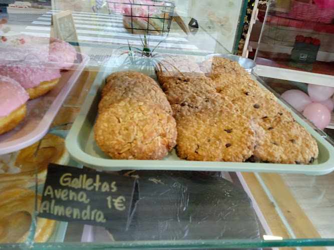 Fotografia tomada fuera de Pastelería La Cardelina - Pastelería en Alcalá de Henares, Madrid