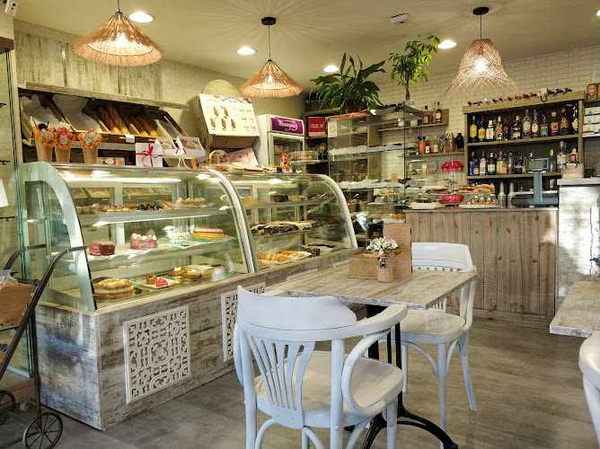 Fotografia tomada fuera de Isabella Pastelería Cafetería - Panadería en Arroyomolinos, Madrid