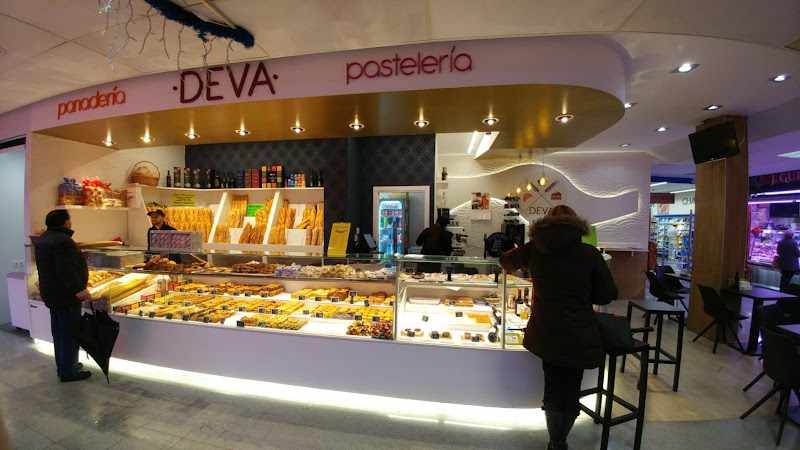 Fotografia tomada fuera de Mercado Las Águilas - Mercado de alimentos frescos en Madrid, Madrid