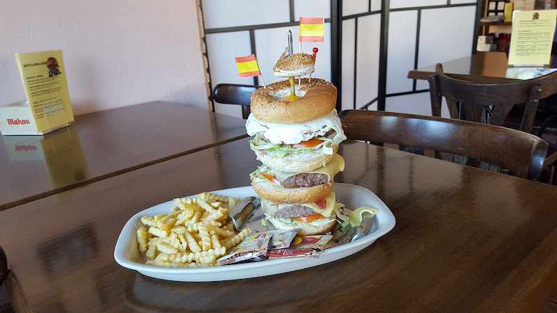 Fotografia tomada fuera de Cafetería la Bruja Motera - bares en Casarrubuelos, Madrid