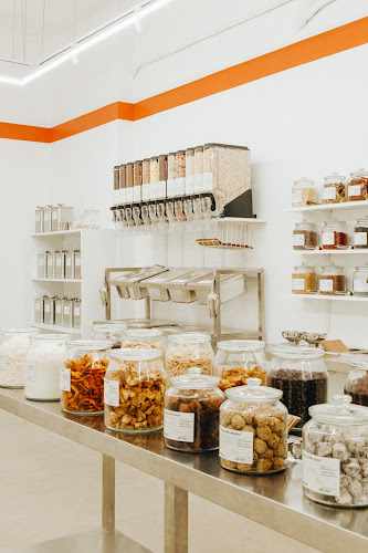 Fotografia tomada fuera de ReStore 7 - Supermercado en Madrid, Madrid