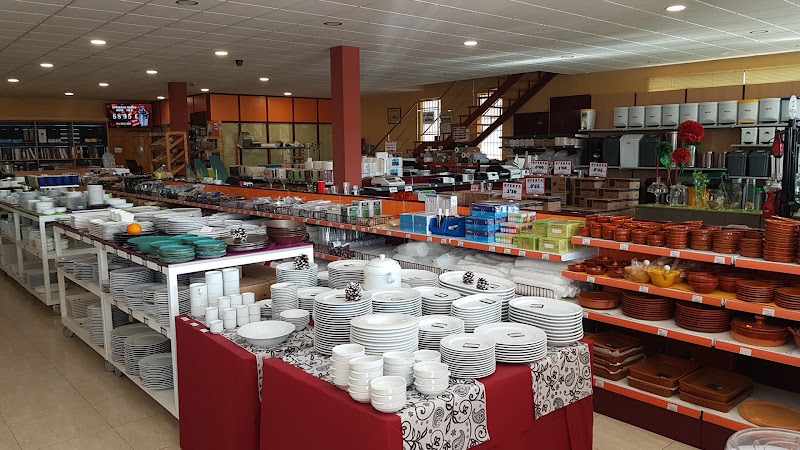 Fotografia tomada fuera de Extremeña de Industria, Comercio y Hostelería, S.L. - Comercio en Azuaga, Badajoz