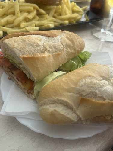 Fotografia tomada fuera de Cafeteria Madison - cafeterías en Ponteceso, A Coruña