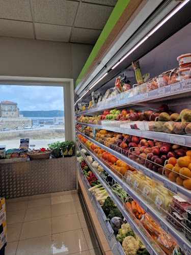 Fotografia tomada fuera de Supermercados Froiz - Supermercado en Fisterra, A Coruña