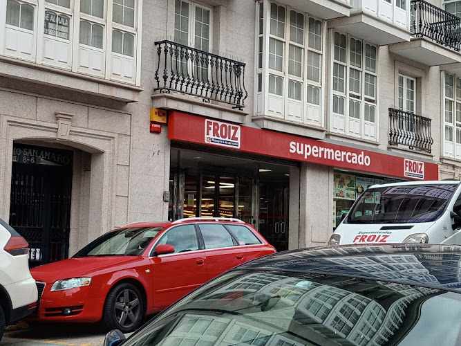 Fotografia tomada fuera de Supermercados Froiz - Supermercado en Ferrol, A Coruña