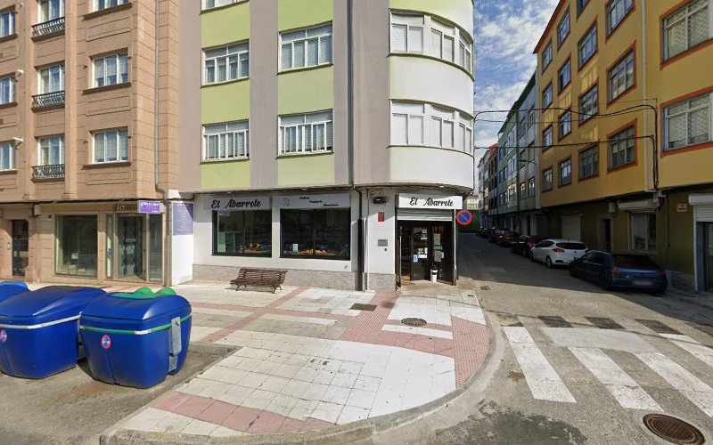 Fotografia tomada fuera de El Abarrote - Tienda de alimentación en Narón, A Coruña