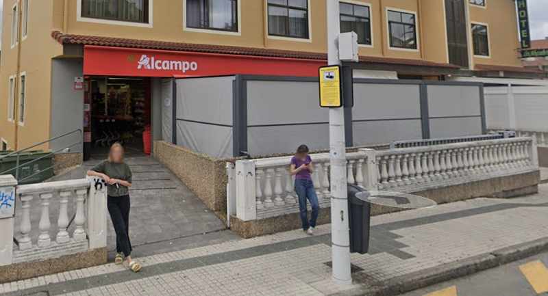 Fotografia tomada fuera de Mi Alcampo - Supermercado en Noja, Cantabria