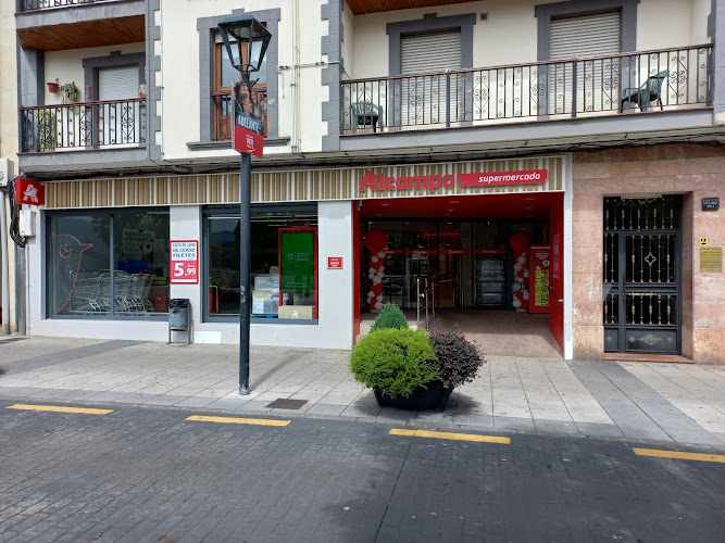 Fotografia tomada fuera de Alcampo Supermercado - Supermercado en Arriondas, Asturias