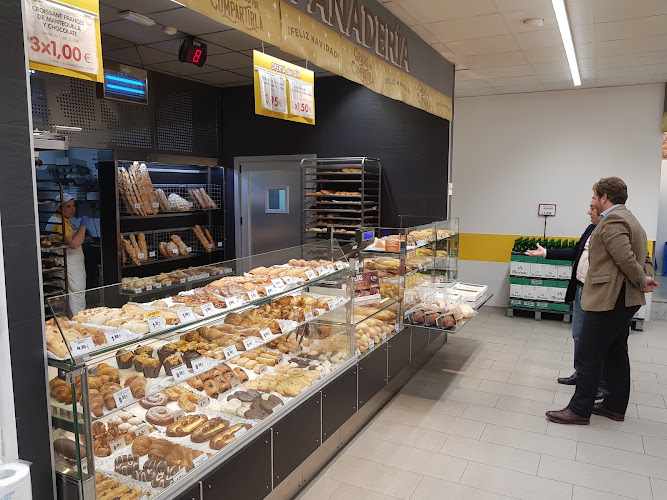 Fotografia tomada fuera de Supermercados Alimerka - Supermercado en Lugones, Asturias