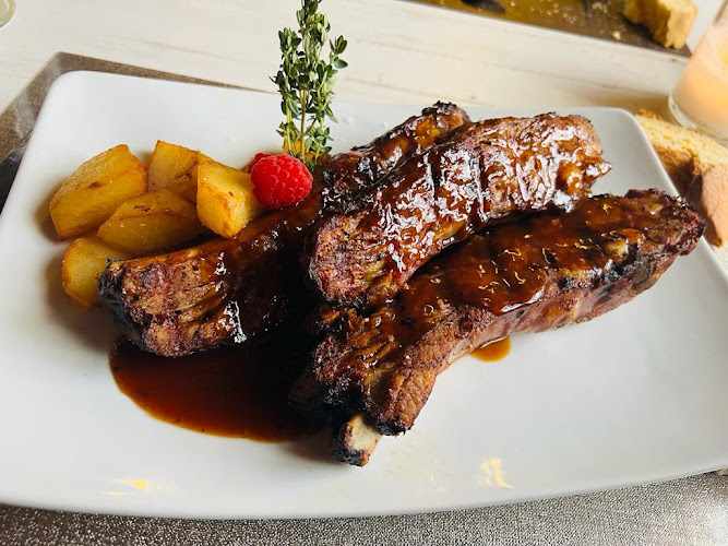 Fotografia tomada fuera de Parador del Rey - restaurantes en Vega del Rey, Asturias