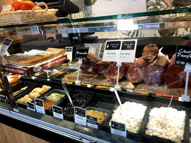 Fotografia tomada fuera de La Oka - Tienda de delicatessen en Bilbao, Vizcaya