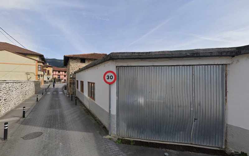 Fotografia tomada fuera de Pan y Pastel Vasco Betikogia - Panadería en Gallartu, Vizcaya