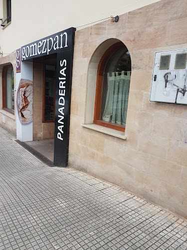 Fotografia tomada fuera de Astillero Gomez Pan - Panadería en Astillero, Cantabria