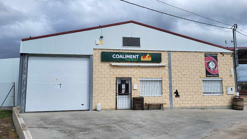 Fotografia tomada fuera de Supermercados Udaco - Supermercado en Cubo de Bureba, Burgos