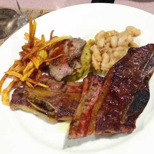 Fotografia tomada fuera de Cal Amat Restaurant - restaurantes en La Sentiu de Sió, Lérida