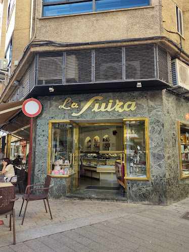 Fotografia tomada fuera de La Suiza - Comercio en Albacete, Albacete