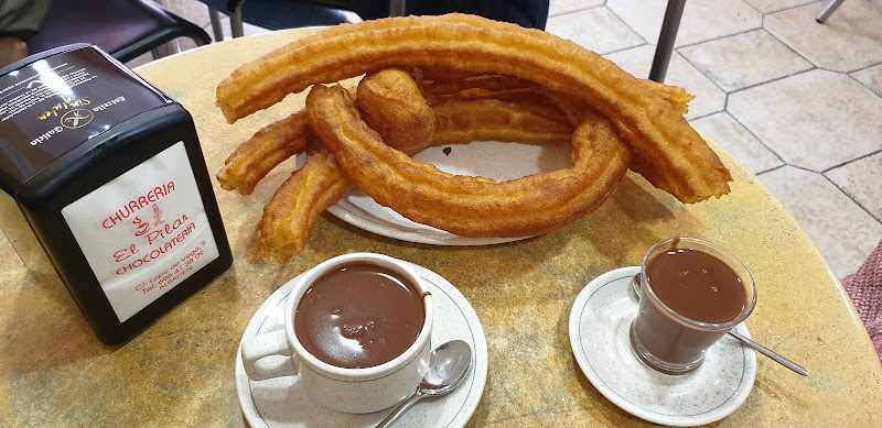 Fotografia tomada fuera de Churrería Chocolatería El Pilar. - Churrería en Albacete, Albacete