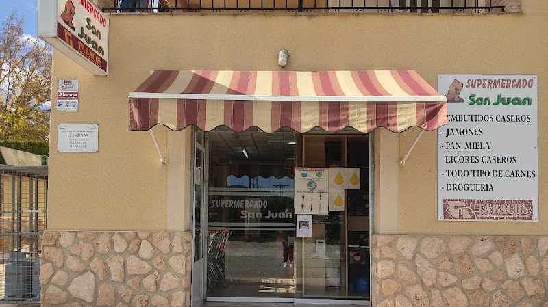 Fotografia tomada fuera de Supermercado San Juan - Supermercado en Sabinar (El), Murcia