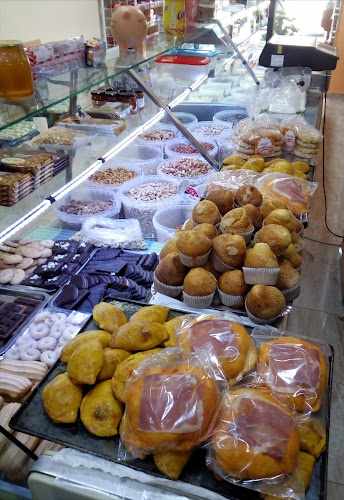 Fotografia tomada fuera de Aceitunas y Frutos Secos La Plaza - Sabores de siempre - Panadería en Hellín, Albacete