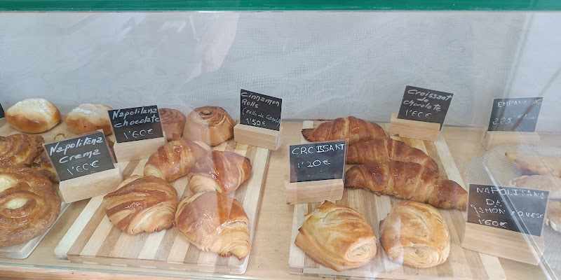 Fotografia tomada fuera de Panadería Atahona - Panadería en Santander, Cantabria