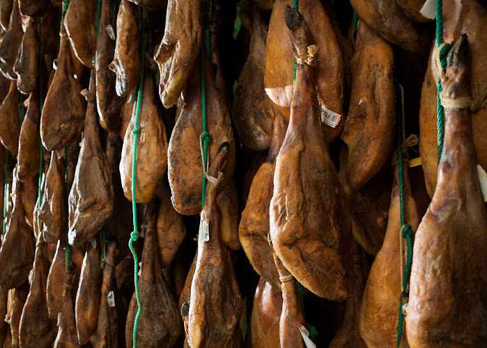 Fotografia tomada fuera de Industria de Ibérico Curado COVAP D.O.P LOS PEDROCHES - Tienda de jamones en Pozoblanco, Córdoba