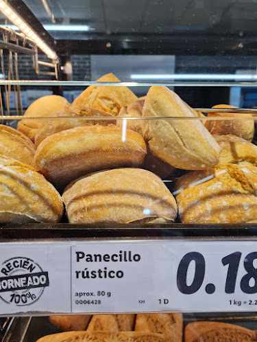 Fotografia tomada fuera de Lidl - Supermercado de descuentos en Puente Genil, Córdoba
