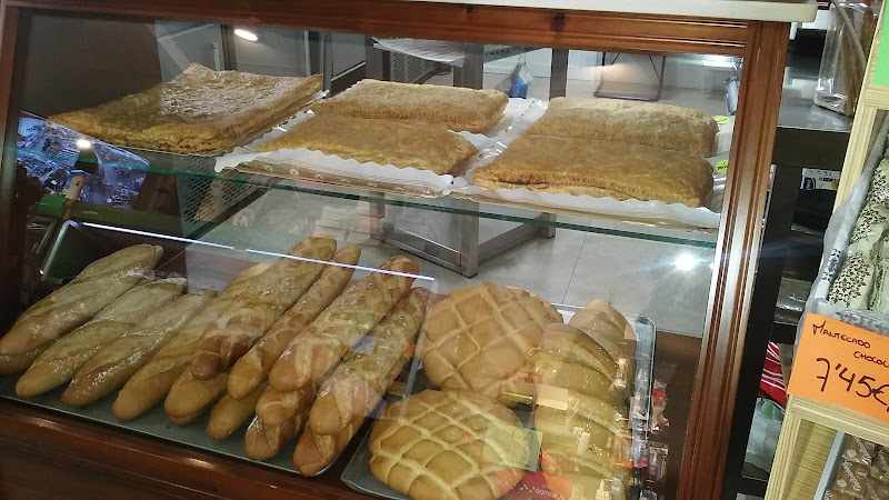 Fotografia tomada fuera de Supermercado Osuna coviran - Supermercado en Fuente Tójar, Córdoba